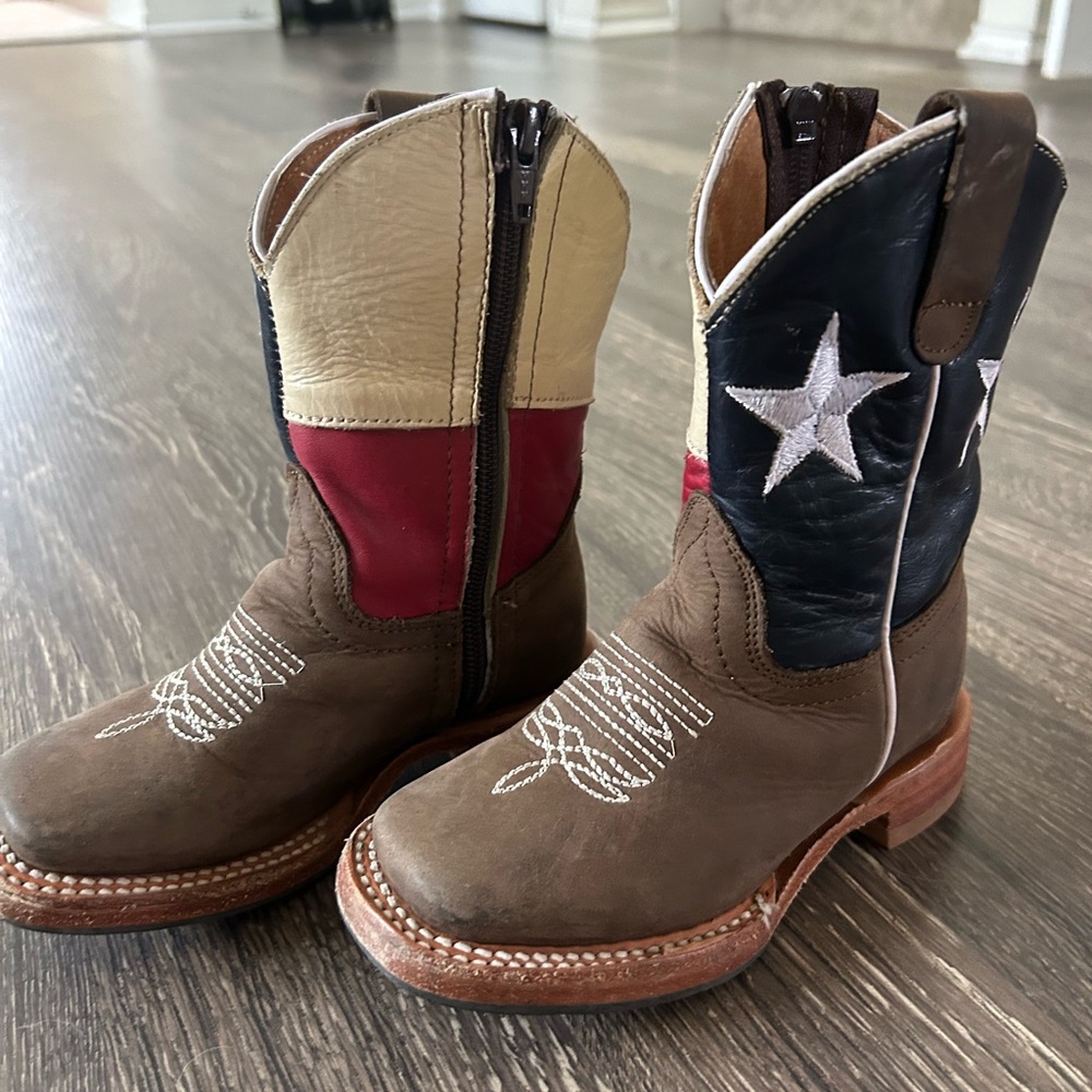 Brown and Red Cowboy Boots with Star Design